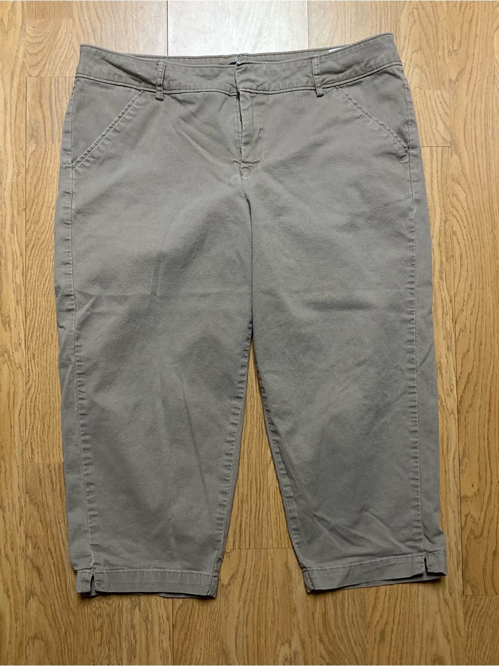 Lee Women's Cropped Jeans in Taupe Gray